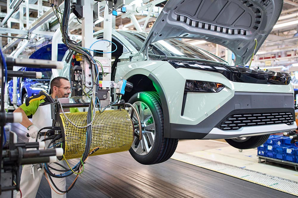 https://autogreeknews.gr/wp-content/uploads/2025/01/Skoda-Elroq-production-3.jpg