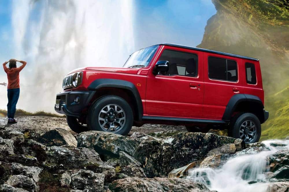 https://autogreeknews.gr/wp-content/uploads/2025/01/Suzuki-Jimny-Nomade-Japan-2-2048x1107-1.jpg