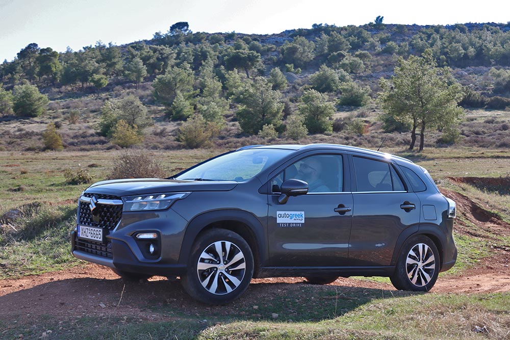 https://autogreeknews.gr/wp-content/uploads/2025/01/Suzuki-S-Cross-1.4-Hybrid-4WD-GSRII-10.jpg