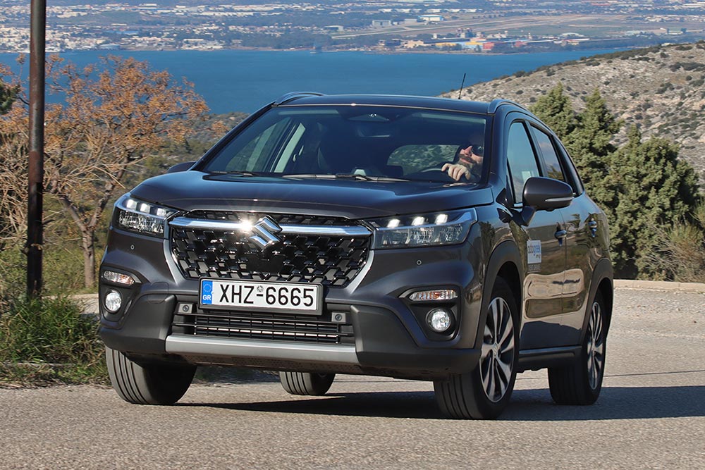 https://autogreeknews.gr/wp-content/uploads/2025/01/Suzuki-S-Cross-1.4-Hybrid-4WD-GSRII-15.jpg