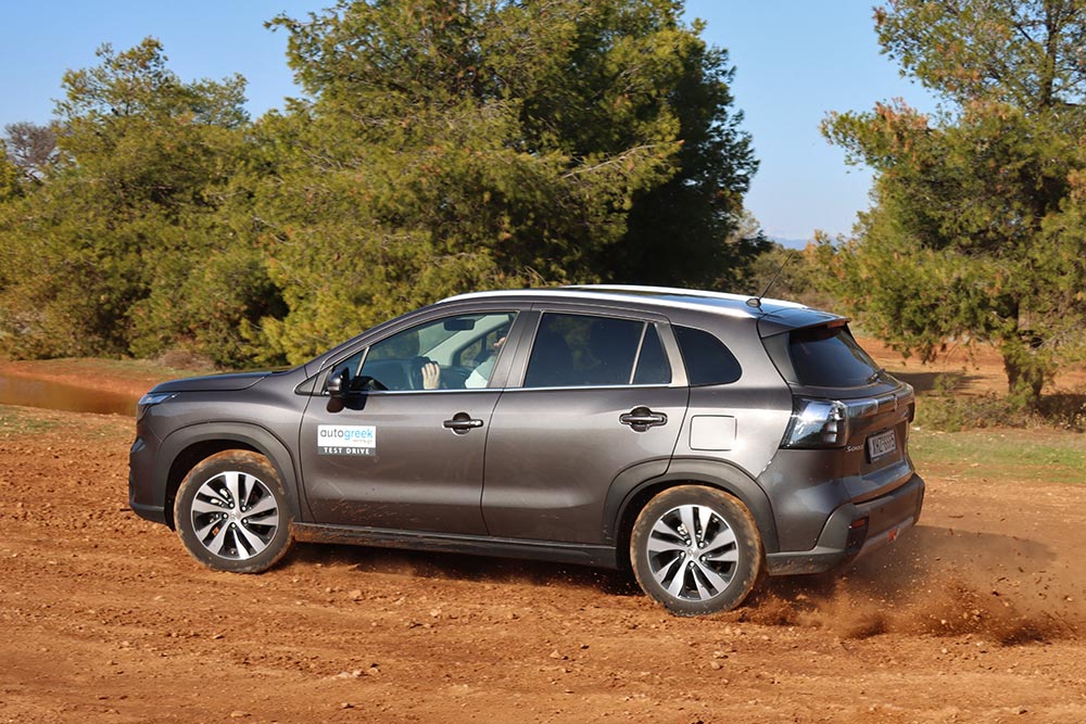 https://autogreeknews.gr/wp-content/uploads/2025/01/Suzuki-S-Cross-1.4-Hybrid-4WD-GSRII-2.jpg