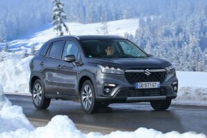 Suzuki-S-Cross-kinisi