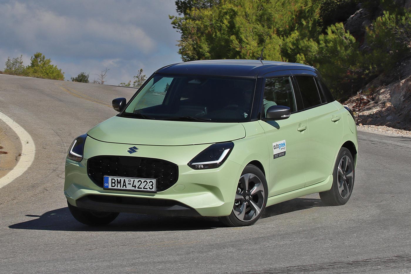 https://autogreeknews.gr/wp-content/uploads/2025/01/Suzuki-Swift-allgrip-auto-2024.jpg