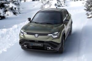 Suzuki-e-Vitara-snow