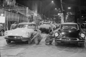 USINE CITROEN DE JAVEL – 12 1955 – NB 4678