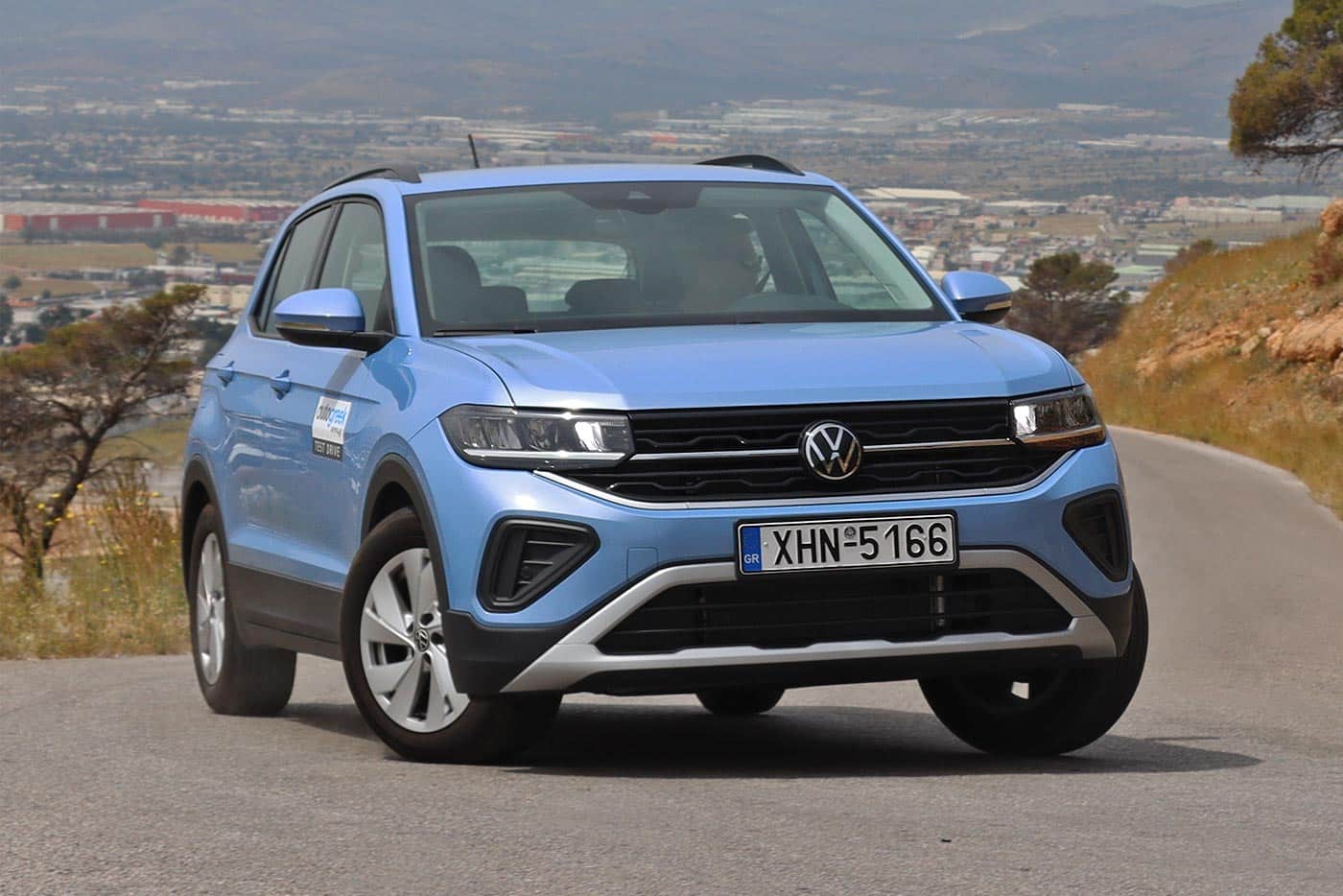 https://autogreeknews.gr/wp-content/uploads/2025/01/VW-T-Cross-2024-strofi.jpg
