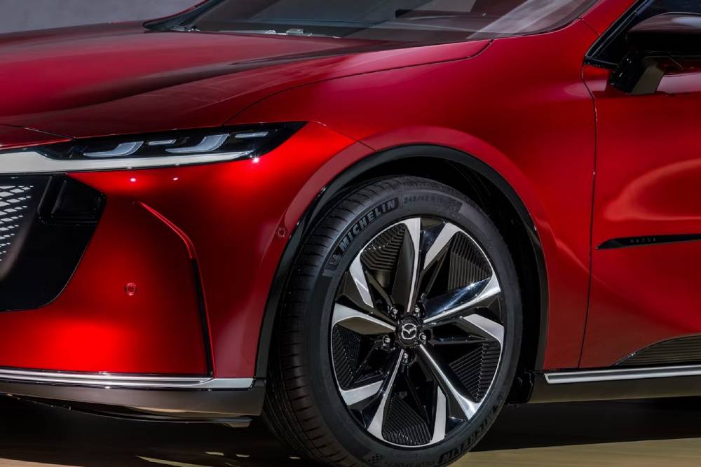 https://autogreeknews.gr/wp-content/uploads/2025/01/all-new-mazda-6e-07.jpg