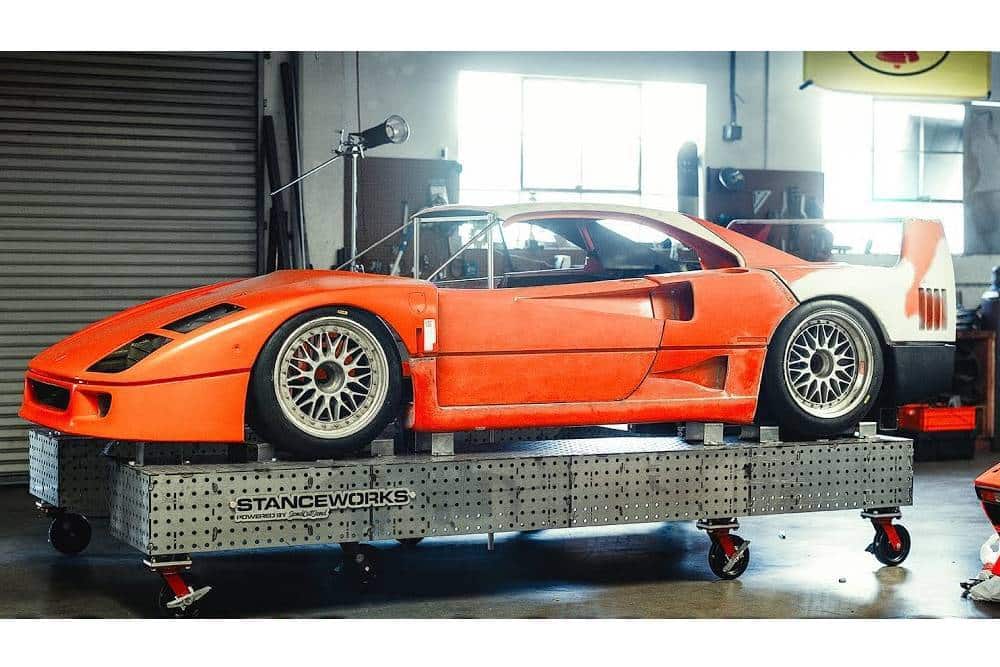 https://autogreeknews.gr/wp-content/uploads/2025/01/homemade-ferrari-f40-1.jpg
