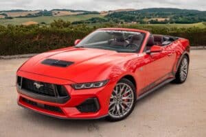honor-sixty-years-of-ford-mustang-and-30-years-of- (2)