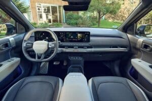 kia-ev3-gtline-aventurine-green-interior-digital-1920×1080-001