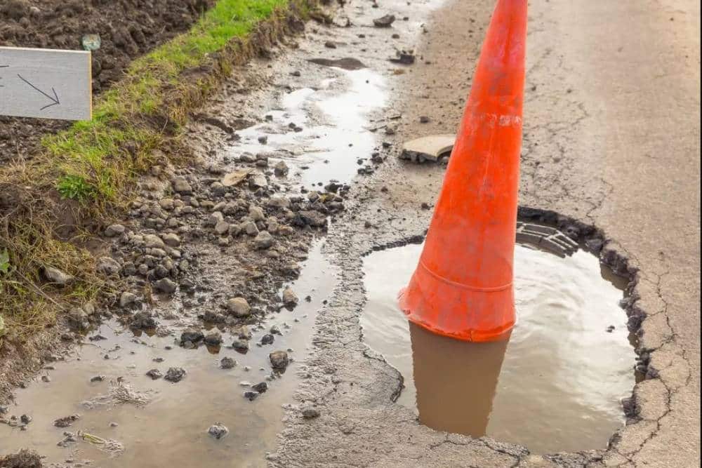 Πόσο επικίνδυνη είναι μια λακκούβα γεμάτη νερό;