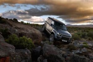 land rover defender octa 04