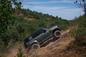 land rover defender octa 07