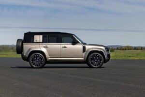 land rover defender octa 11