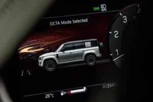 land rover defender octa 16