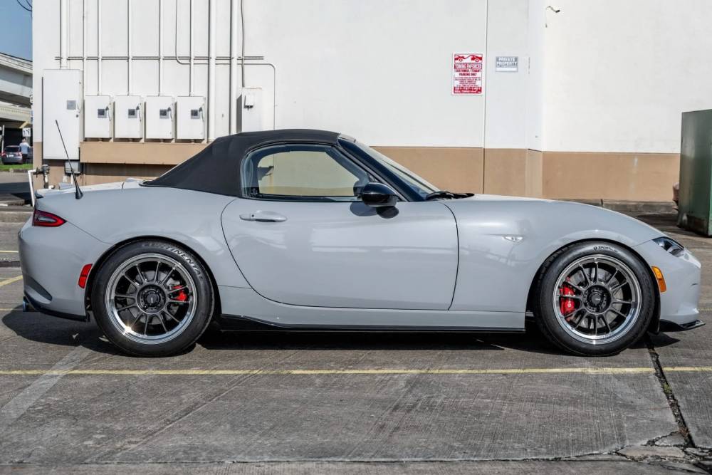 https://autogreeknews.gr/wp-content/uploads/2025/01/man-buys-2024-mazda-mx-5-miata-wants-it-gone-after-2.jpg