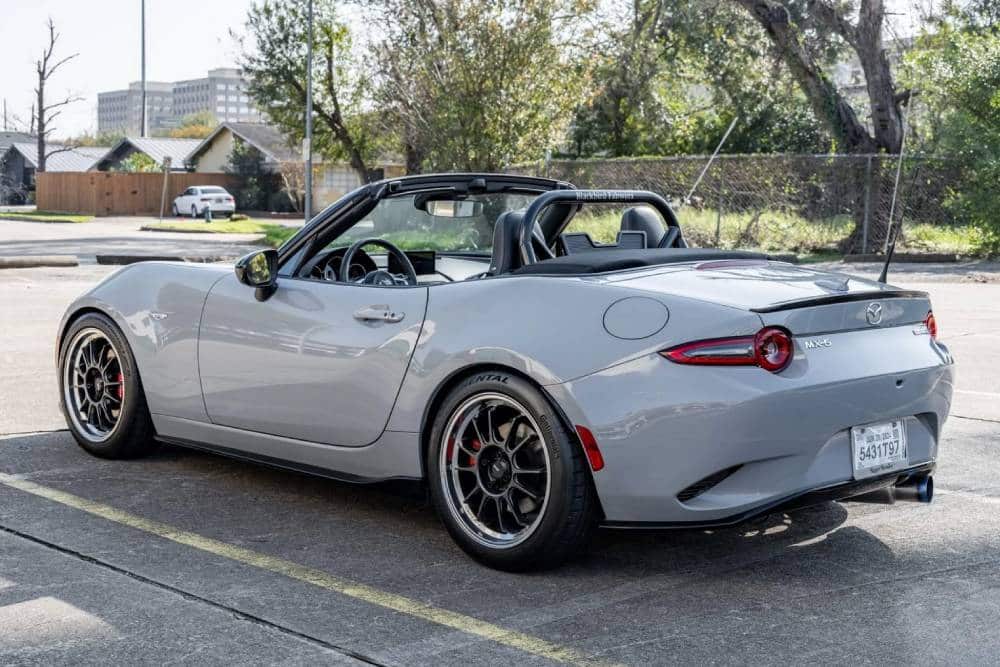 https://autogreeknews.gr/wp-content/uploads/2025/01/man-buys-2024-mazda-mx-5-miata-wants-it-gone-after-9.jpg