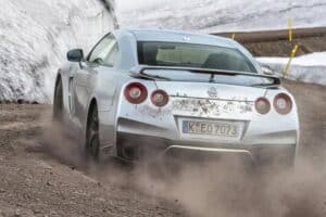 nissan gt-r isuzu 02