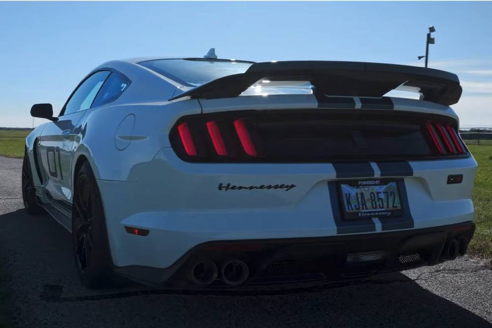 https://autogreeknews.gr/wp-content/uploads/2025/01/save-a-mustang-ride-a-hennessey-850-hp-shelby-gt35-3.jpg