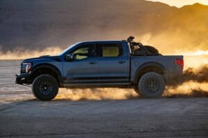the-ford-f-150-raptor-r-by-shelby-is-a-bully-on-th (2)