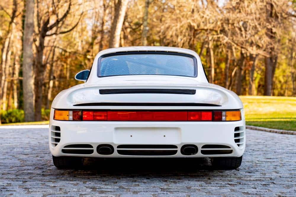 https://autogreeknews.gr/wp-content/uploads/2025/02/1988-Porsche-959-Sport_1306379-2048x1366-1.jpg