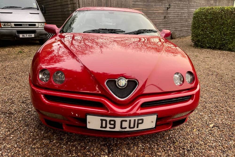 https://autogreeknews.gr/wp-content/uploads/2025/02/2001-alfa-romeo-gtv-6717a5cb1abab.jpg