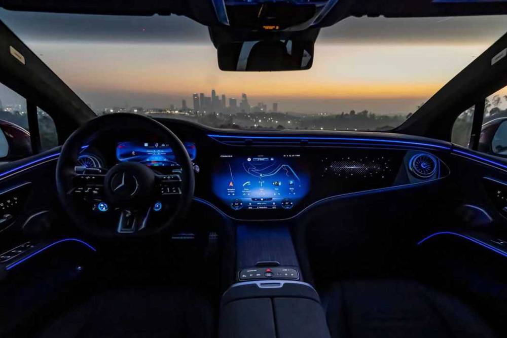 https://autogreeknews.gr/wp-content/uploads/2025/02/2022-mercedes-amg-eqs-interior.jpg