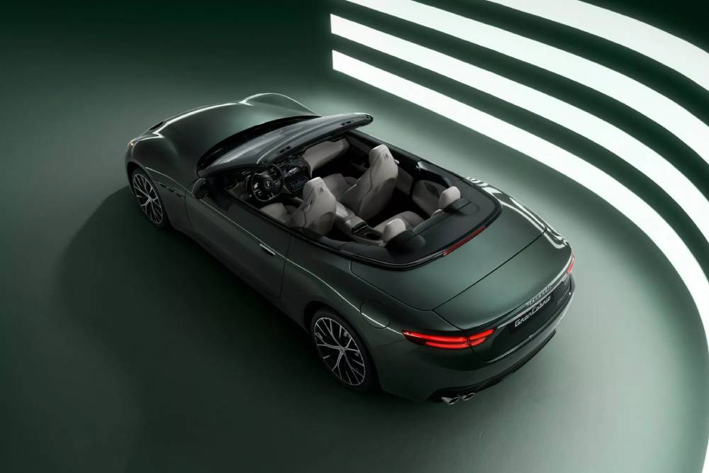 https://autogreeknews.gr/wp-content/uploads/2025/02/2025-Maserati-GranCabrio-0220-10-2048x1536-1.jpg