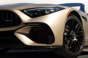 2025-Mercedes-AMG-SL-63-Manufaktur-Golden-Coast-4-