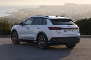 Audi-Q4-40-e-tron-(2)