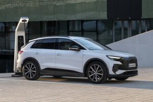 Audi-Q4-40-e-tron-(3)