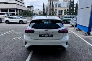 Ford-Focus-1.0-ST-Line-carcenter-2