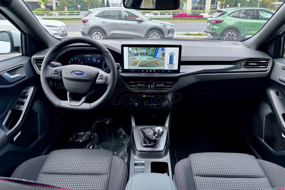 https://autogreeknews.gr/wp-content/uploads/2025/02/Ford-Focus-1.0-ST-Line-carcenter-4.jpg