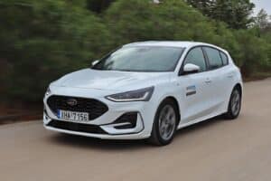 Ford-Focus-ST-Line-kinisi