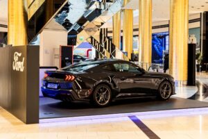 Ford Mustang Dark Horse Golden Hall (10)