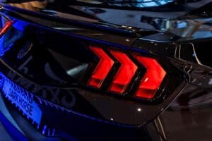 Ford Mustang Dark Horse Golden Hall (7)