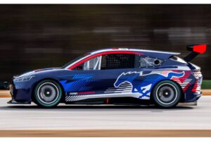 Ford-Mustang-Mach-E-Nascar-Prototype-3-copy-2048×1