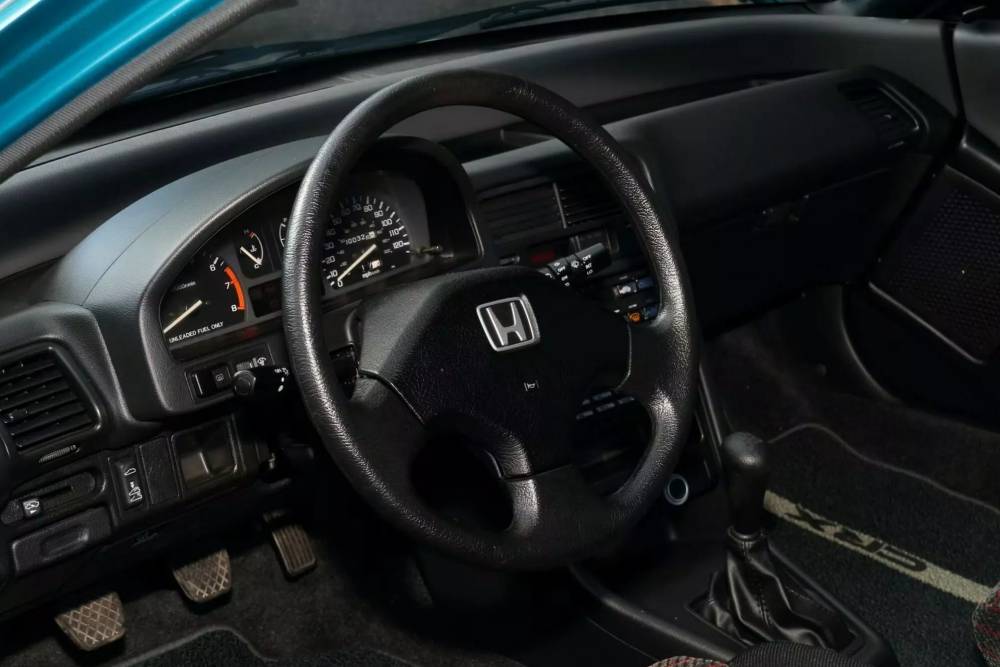 https://autogreeknews.gr/wp-content/uploads/2025/02/Honda-CRX-Civic-Si-Auction-9-2048x1366-1.jpg
