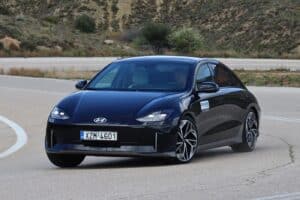 Hyundai-Ioniq-6-strofi