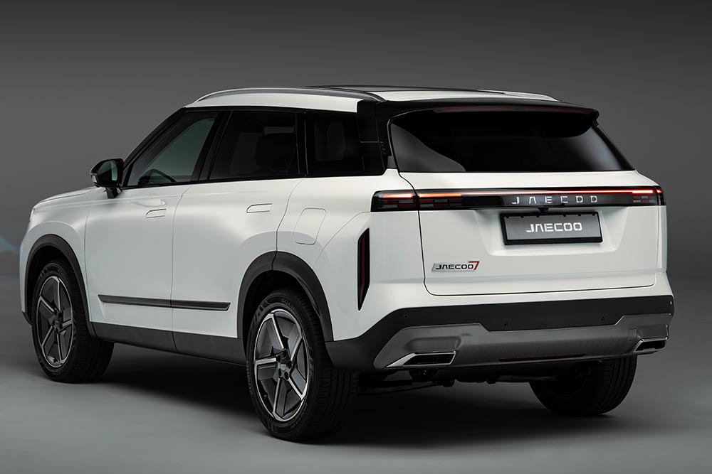 https://autogreeknews.gr/wp-content/uploads/2025/02/Jaecoo-7-rear.jpg