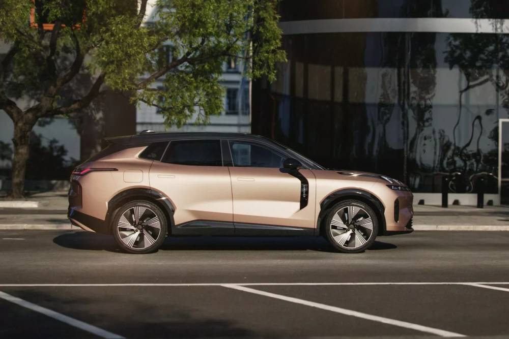 https://autogreeknews.gr/wp-content/uploads/2025/02/Lynk-Co-08-3-2048x2048-1.jpg