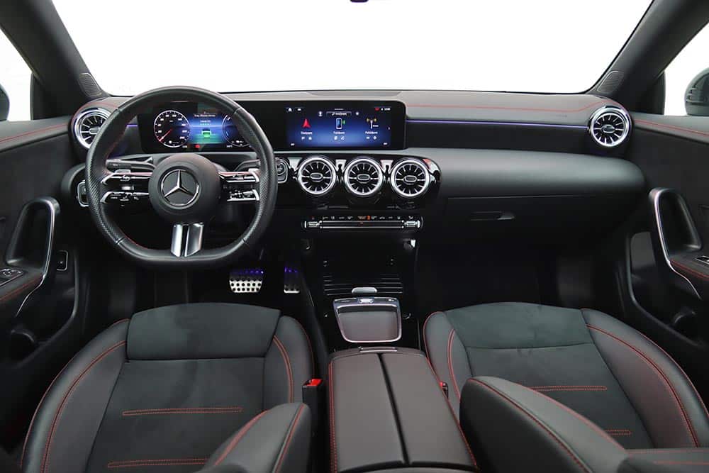 https://autogreeknews.gr/wp-content/uploads/2025/02/Mercedes-CLA-250-e-2025-10.jpg
