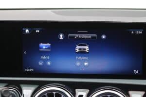 Mercedes CLA 250 e 2025 (14)