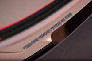 Mitsubishi-Grandis-Teaser-2-2048×1151