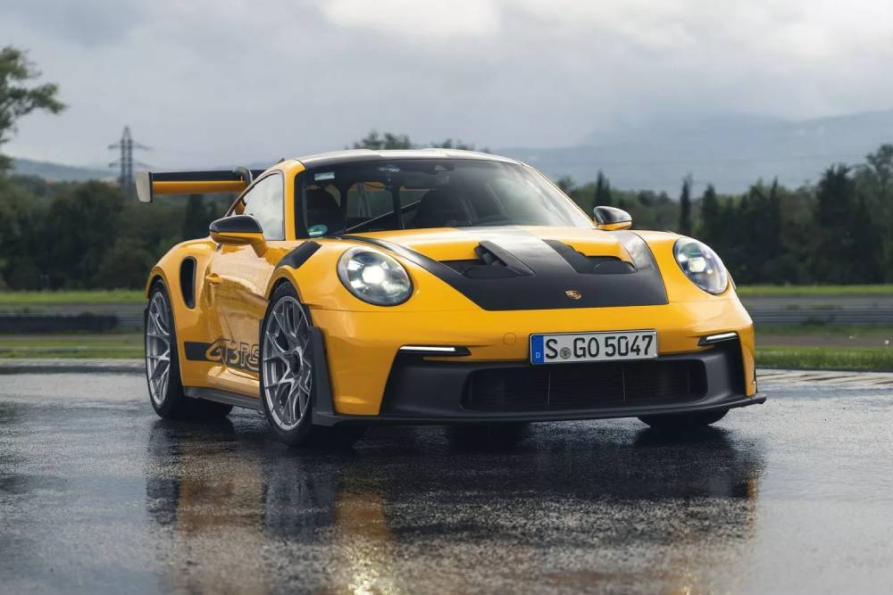 https://autogreeknews.gr/wp-content/uploads/2025/02/Porsche-911-GT3-RS-Michelin-Tires-9.jpg