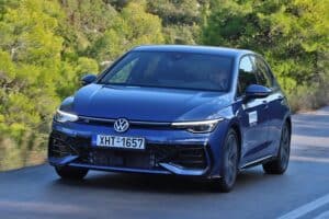 VW Golf 1.5 eTSI 150 PS DSG7 (2)