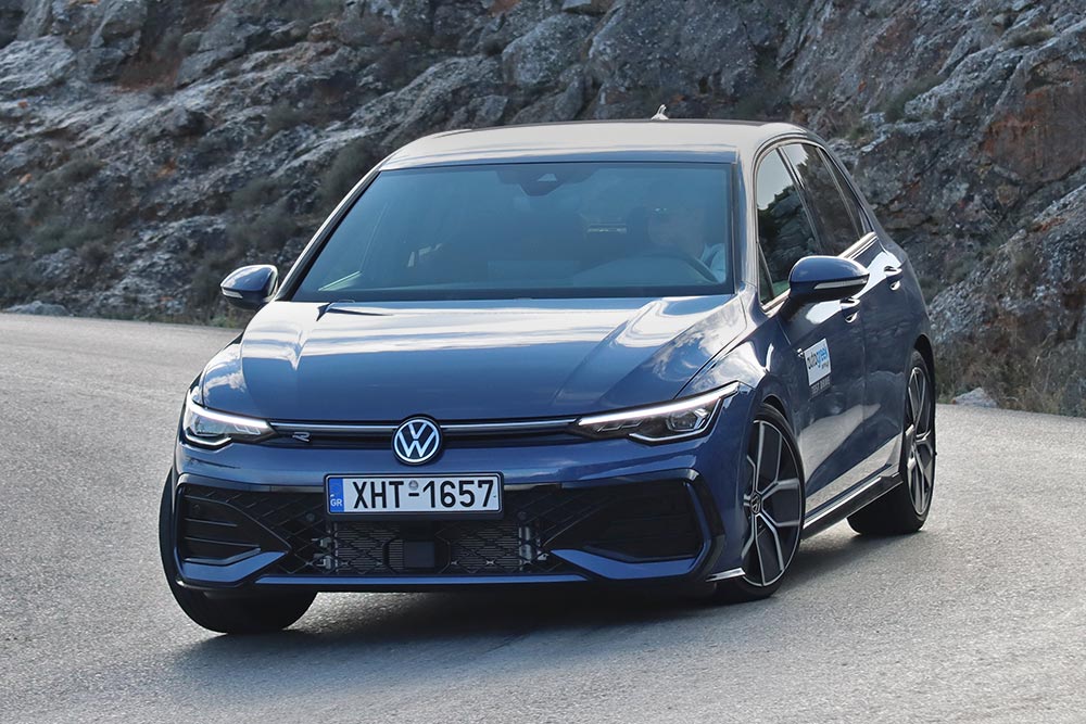 https://autogreeknews.gr/wp-content/uploads/2025/02/VW-Golf-1.5-eTSI-150-PS-DSG7-4.jpg