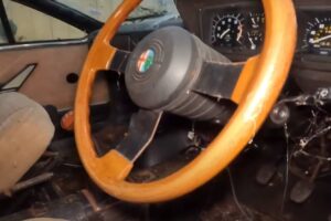 barn-find-hunter-explores-abandoned-farm-finds-hid (2)