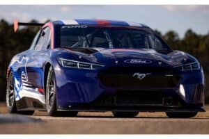 ford-mustang-mach-e-nascar-prototype (3)