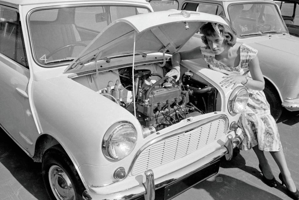 https://autogreeknews.gr/wp-content/uploads/2025/02/morris_mini-minor_de-luxe.jpg